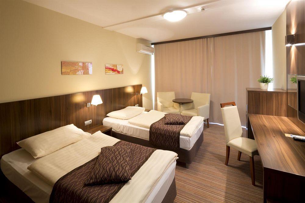 Hotel Bratislava Esterno foto
