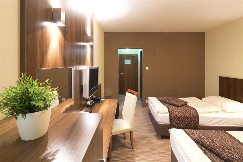 Hotel Bratislava Esterno foto