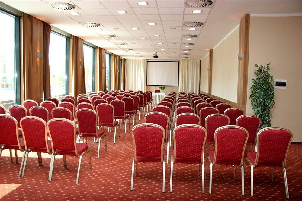 Hotel Bratislava Esterno foto