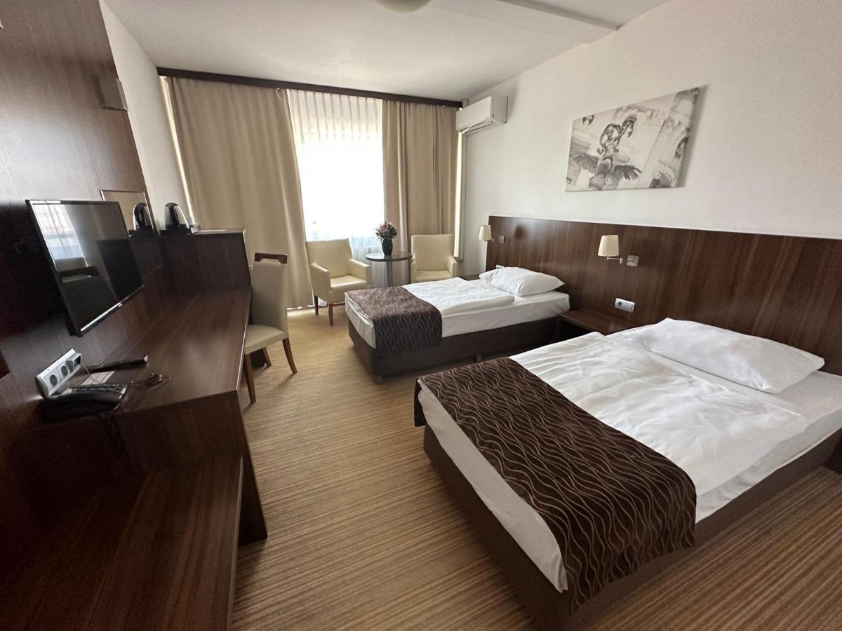Hotel Bratislava Esterno foto