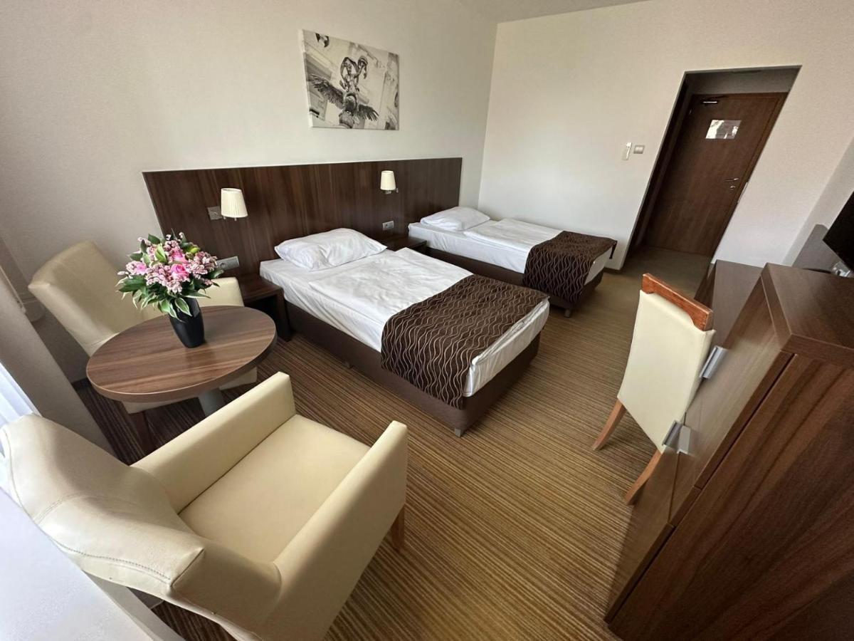 Hotel Bratislava Esterno foto