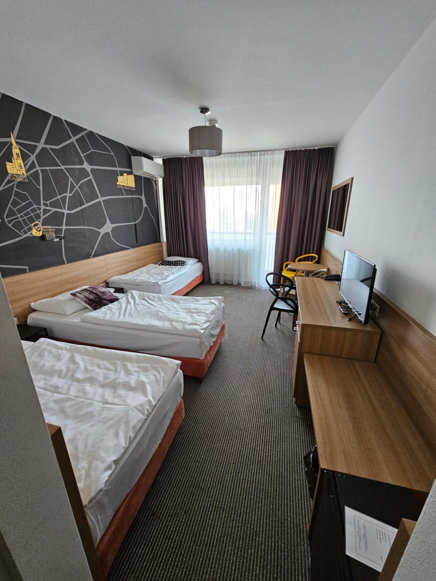 Hotel Bratislava Esterno foto