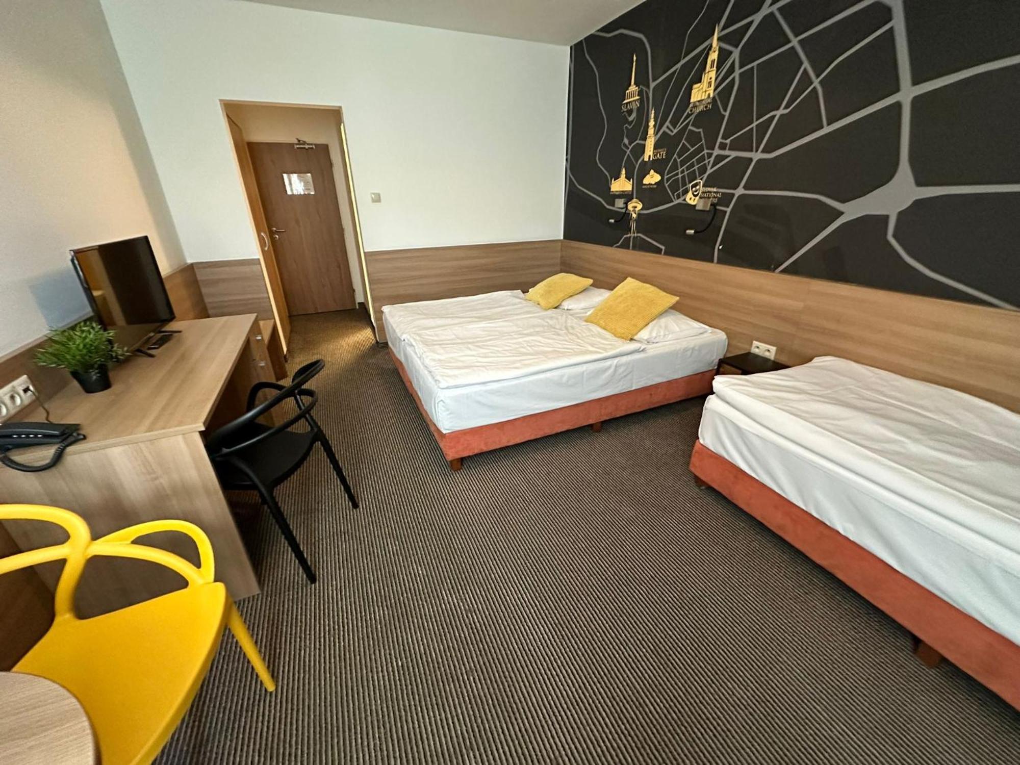 Hotel Bratislava Esterno foto