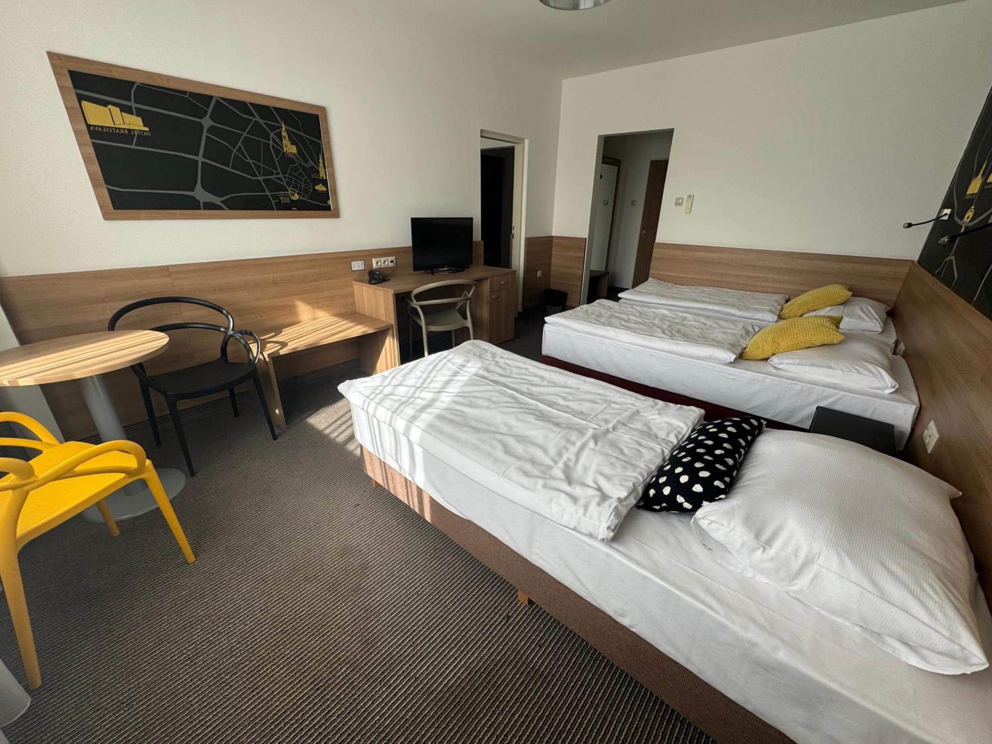 Hotel Bratislava Esterno foto