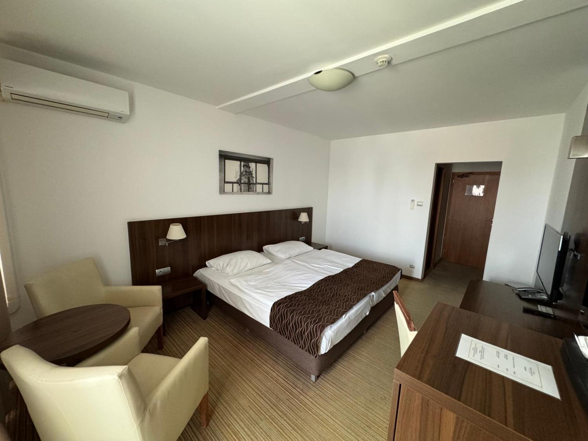 Hotel Bratislava Esterno foto