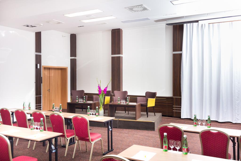 Hotel Bratislava Esterno foto